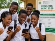 Résultats BEPC 2026 disponibles : consultez votre résultat ici Candidats ivoiriens consultant les résultats du BEPC 2026 dès leur publication